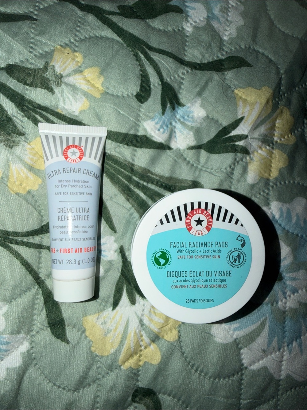 First Aid Beauty Facial Radiance Pads & Ultra Repair Cream Kit